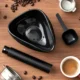 طقم كوب جرعات حبوب القهوة وزجاجة الرش - صينية سيراميك مع بخاخ وملعقة، مثالية لعشاق البارستاس والإسبريسو