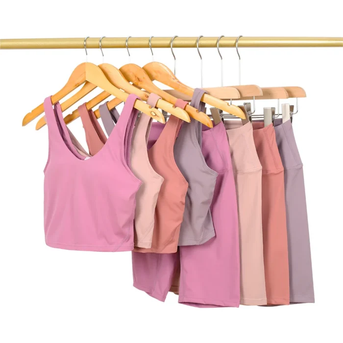 2026 طقم يوجا نسائي: حمالة صدر بظهر على شكل حرف U، وسروال قصير (خمس نقاط)، مثالي للياقة البدنية والجري، صيفي، مسامي، سريع الجفاف، بتصميم ثابت.