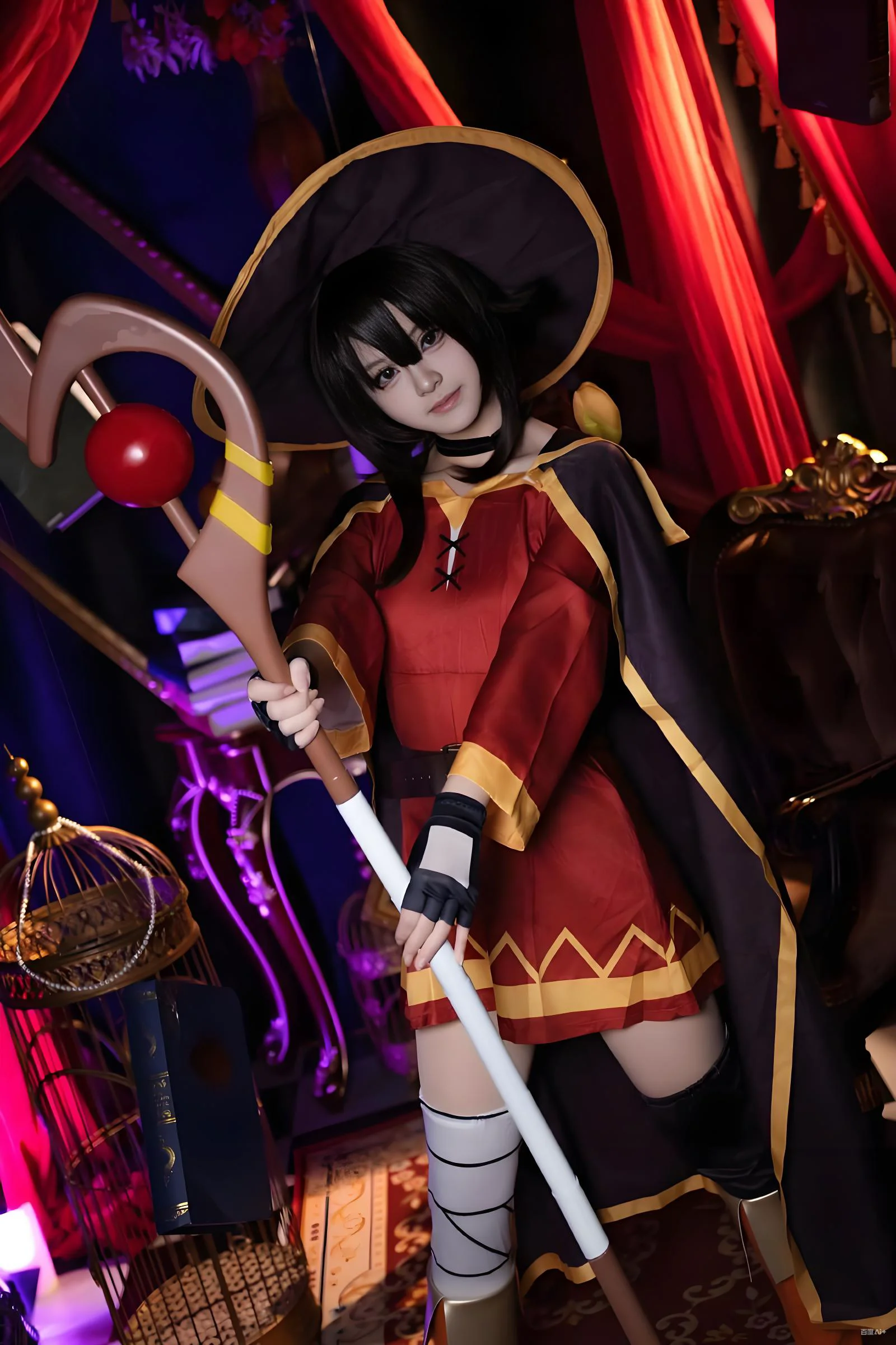 أزياء أنيمي Megumin التأثيرية للنساء فستان الساحرة ملابس Megumin Cos شعر مستعار أزياء الهالوين